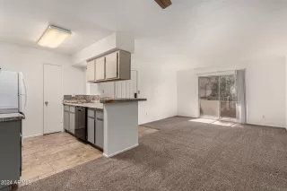 Photo #4: 6717852 Listing