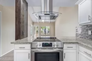 Photo #6: 6717878 Listing