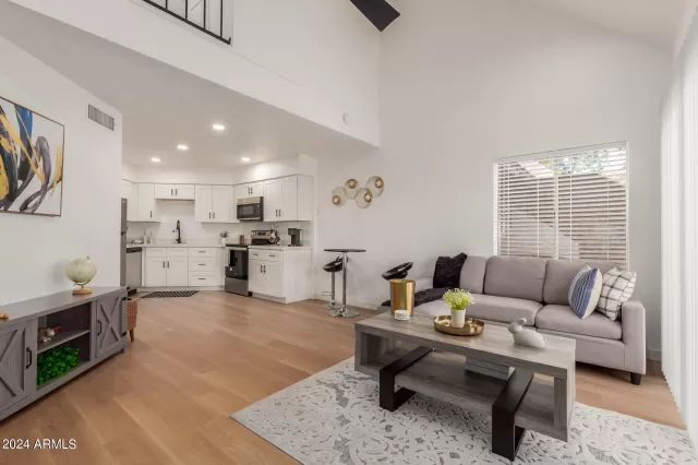 MLS: 6718109 Condo For Sale