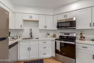 Photo #6: 6718109 Listing