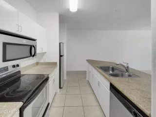 Photo #6: 6718159 Listing