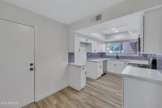 Photo #6: 6718173 Listing 