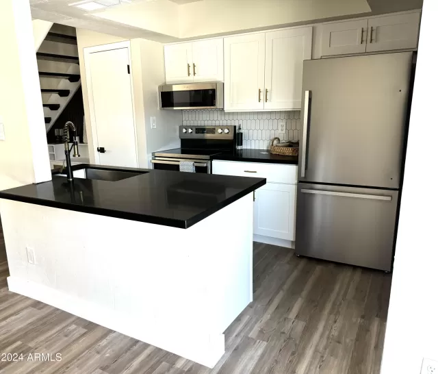 MLS: 6718370 Condo For Sale