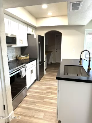 Photo #6: 6718370 Listing 