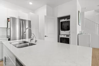 Photo #4: 6718377 Listing