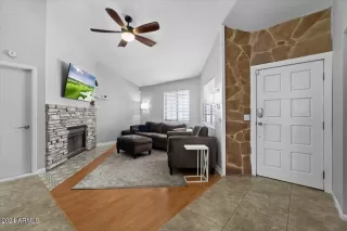 Photo #2: 6718386 Listing 