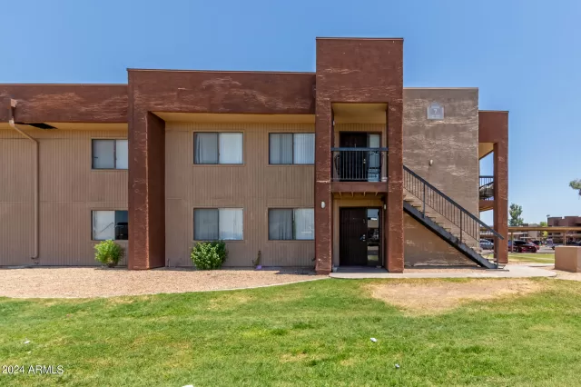 MLS: 6718519 Condo For Sale