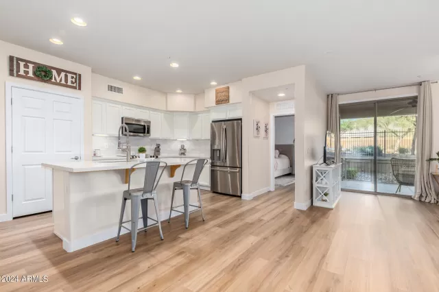 MLS: 6718583 Condo For Sale