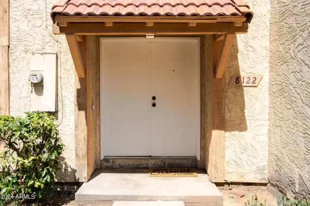 MLS: 6718763 Condo For Sale