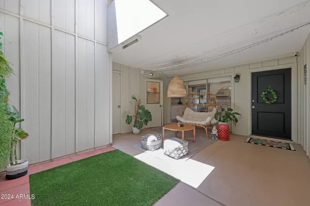 MLS: 6718863 Condo For Sale