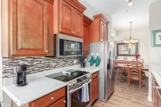 Photo #5: 6718895 Listing