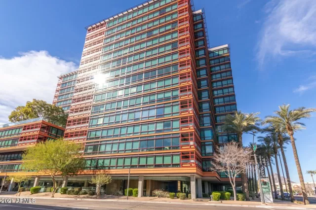 MLS: 6718977 Condo For Sale