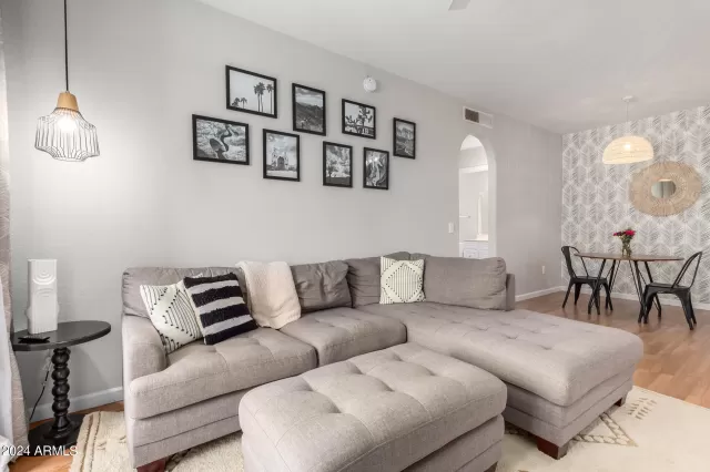 MLS: 6719384 Condo For Sale