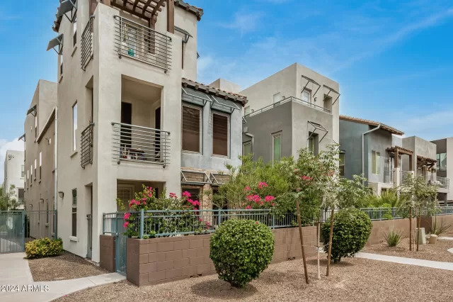 MLS: 6719451 Condo For Sale