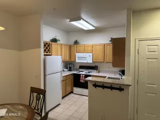 Photo #5: 6719601 Listing