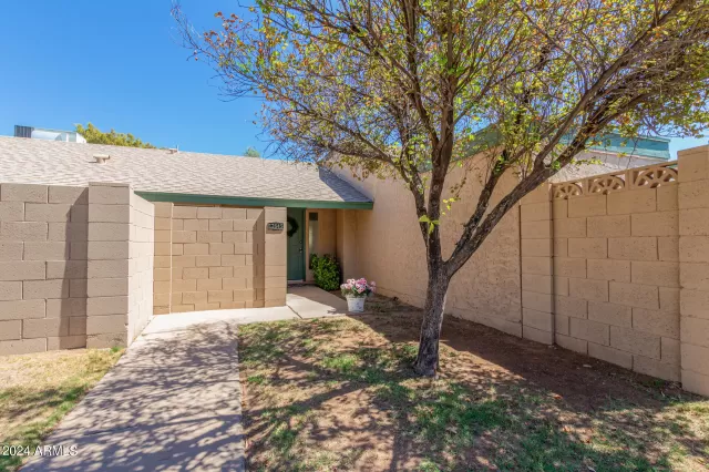 MLS: 6719607 Condo For Sale