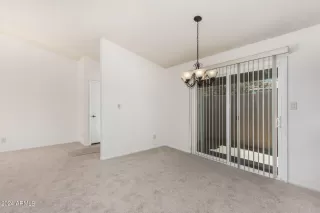 Photo #5: 6719607 Listing