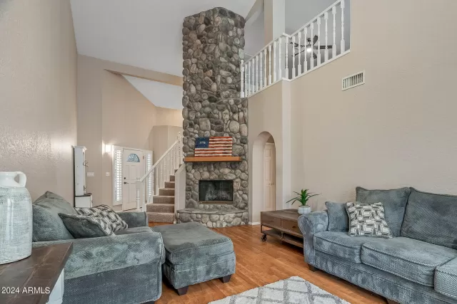 MLS: 6719743 Condo For Sale