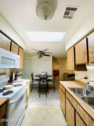 Photo #5: 6719859 Listing