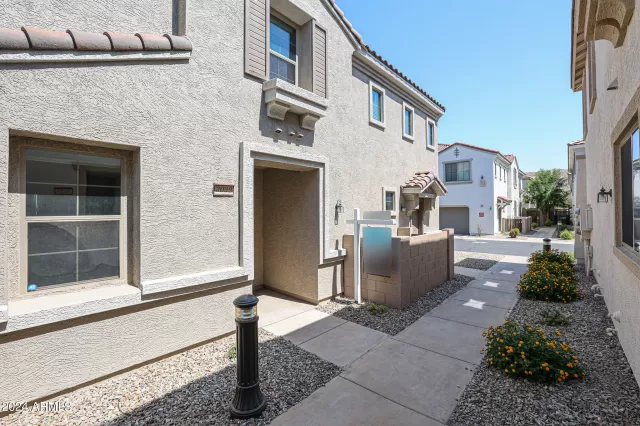 MLS: 6719877 Condo For Sale