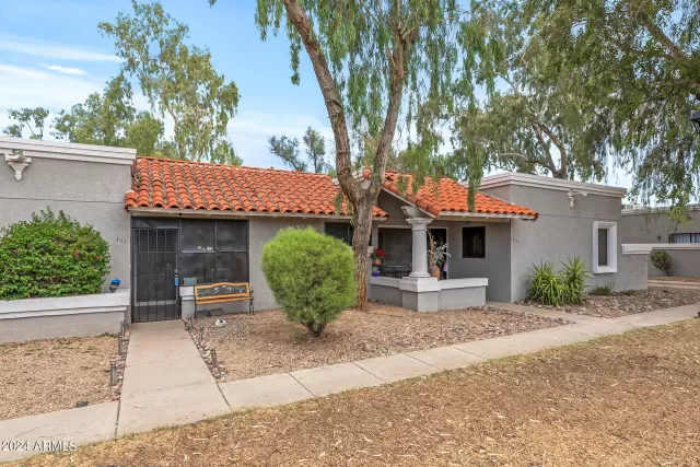 MLS: 6719889 Condo For Sale