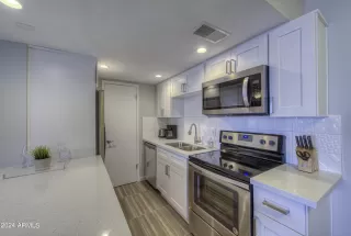 Photo #3: 6720176 Listing 