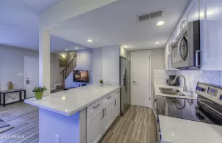 Photo #6: 6720176 Listing 