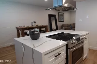 Photo #6: 6720220 Listing