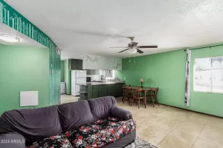 Photo #5: 6720324 Listing