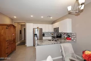 Photo #5: 6720332 Listing