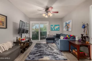 Photo #6: 6721097 Listing