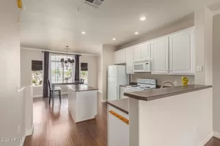 Photo #4: 6721160 Listing