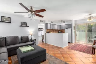 Photo #4: 6721224 Listing 