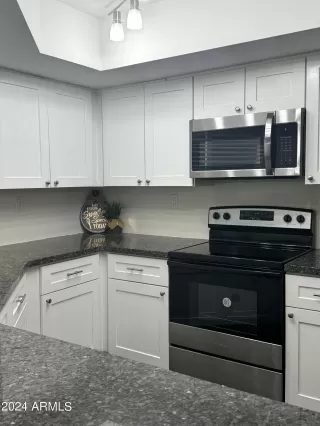 Photo #6: 6721341 Listing 