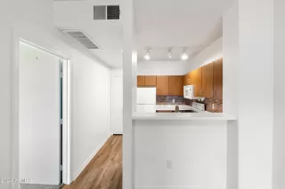 Photo #3: 6721347 Listing 