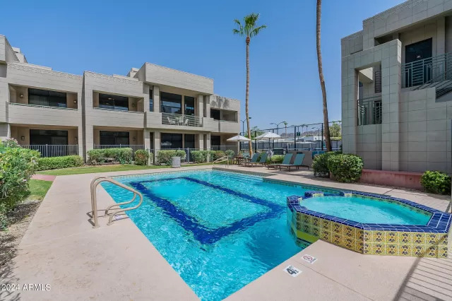 MLS: 6721424 Condo For Sale