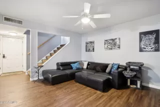 Photo #6: 6721477 Listing