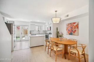 Photo #5: 6721798 Listing