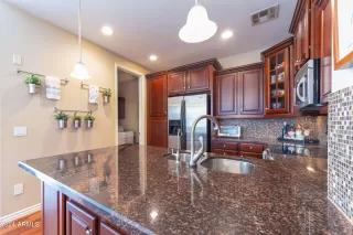 Photo #3: 6721805 Listing