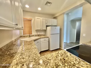 Photo #6: 6721821 Listing 