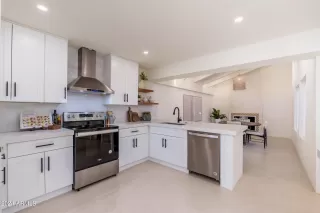 Photo #1: 6721993 Listing