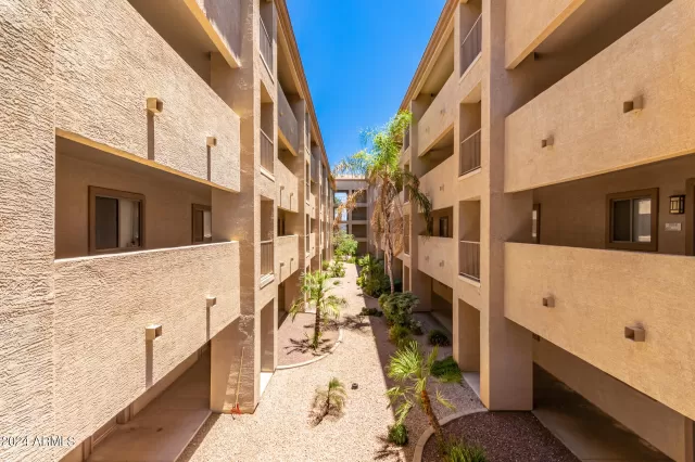 MLS: 6722022 Condo For Sale