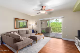 Photo #5: 6722022 Listing