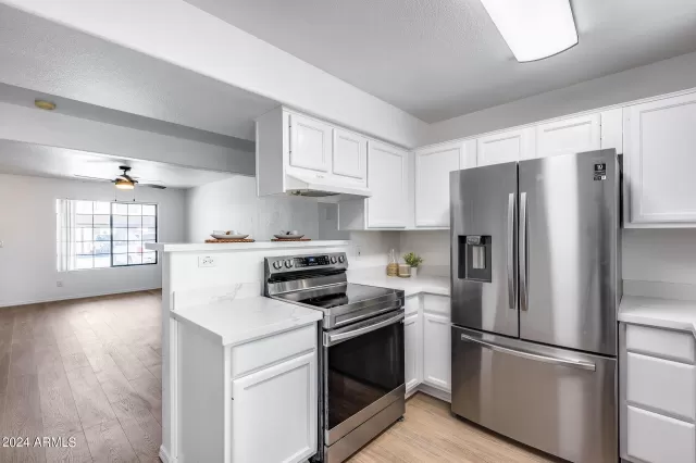 MLS: 6722053 Condo For Sale