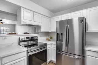 Photo #3: 6722053 Listing