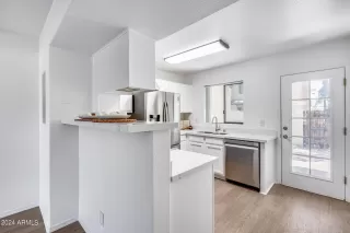 Photo #5: 6722053 Listing