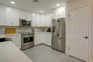 Photo #3: 6722117 Listing 