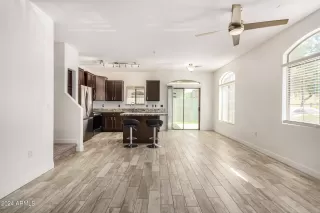 Photo #6: 6722250 Listing