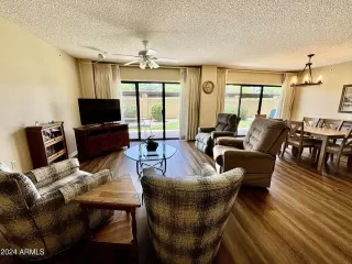 Photo #4: 6722263 Listing