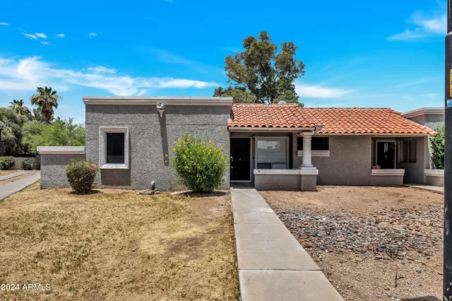 MLS: 6722359 Condo For Sale